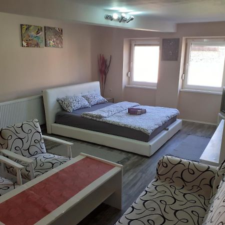 סובוטיקה Mega Apartment מראה חיצוני תמונה